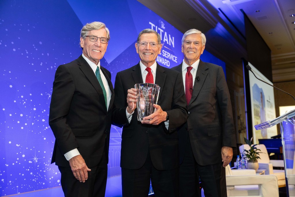 Hatch Foundation honors Senator John Barrasso with Titan of Public Service Award - Utah Policy